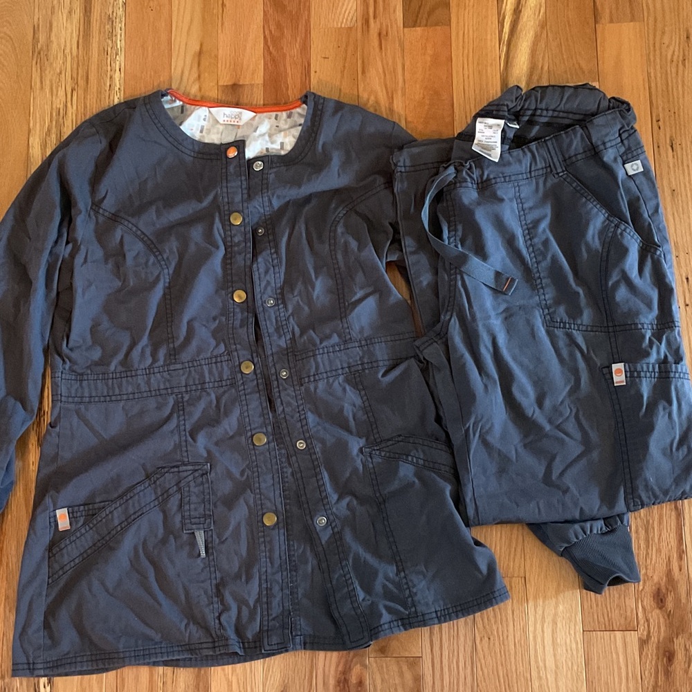 Code Happy jacket and cargo scrub pants